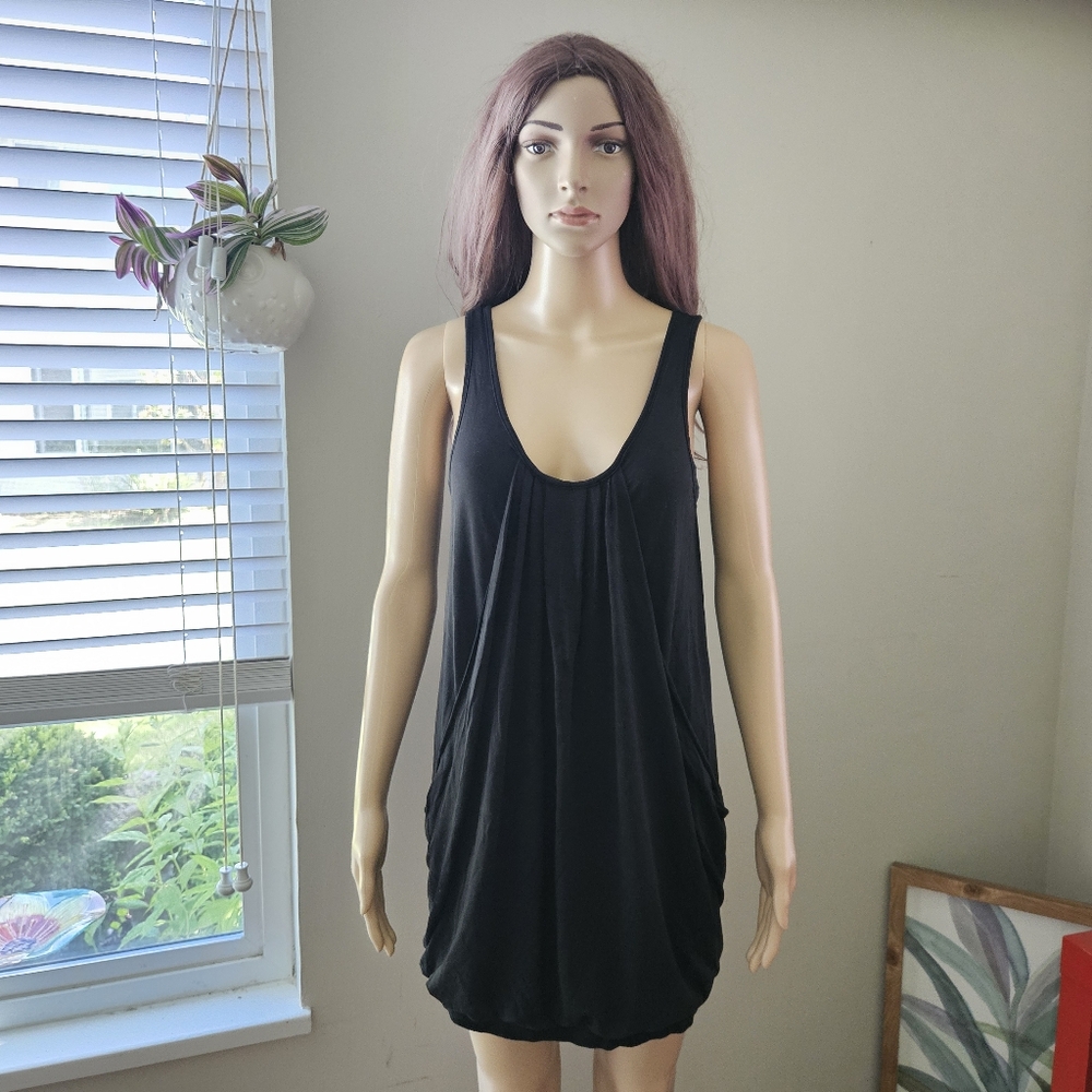 Aritzia Wilfred black scoop neck tunic dress